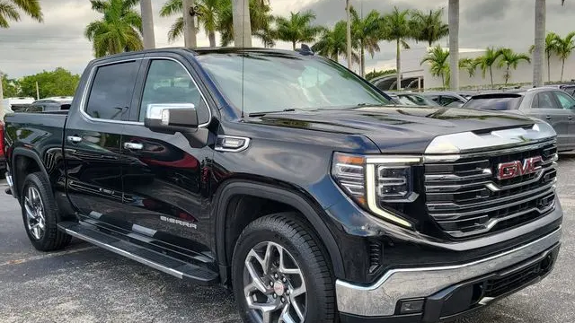 2023 GMC Sierra 1500 SLT