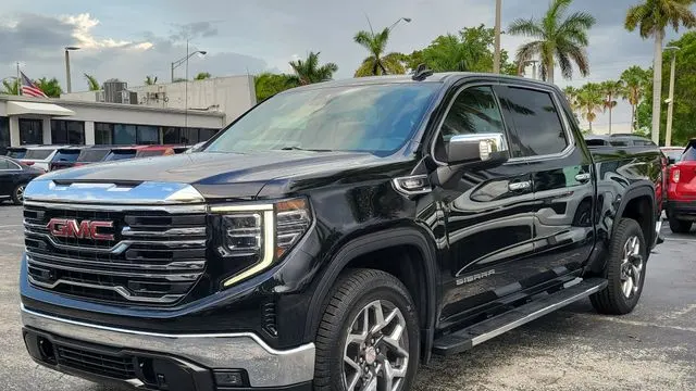 2023 GMC Sierra 1500 SLT