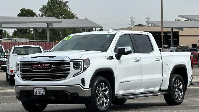 2025 GMC Sierra 1500 SLT