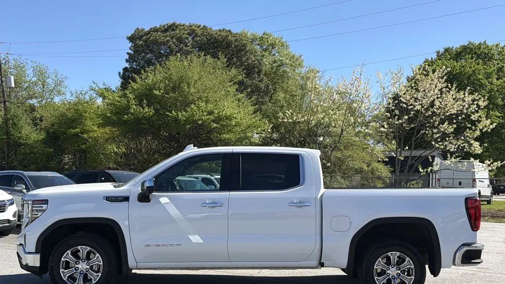 2025 GMC Sierra 1500 SLT
