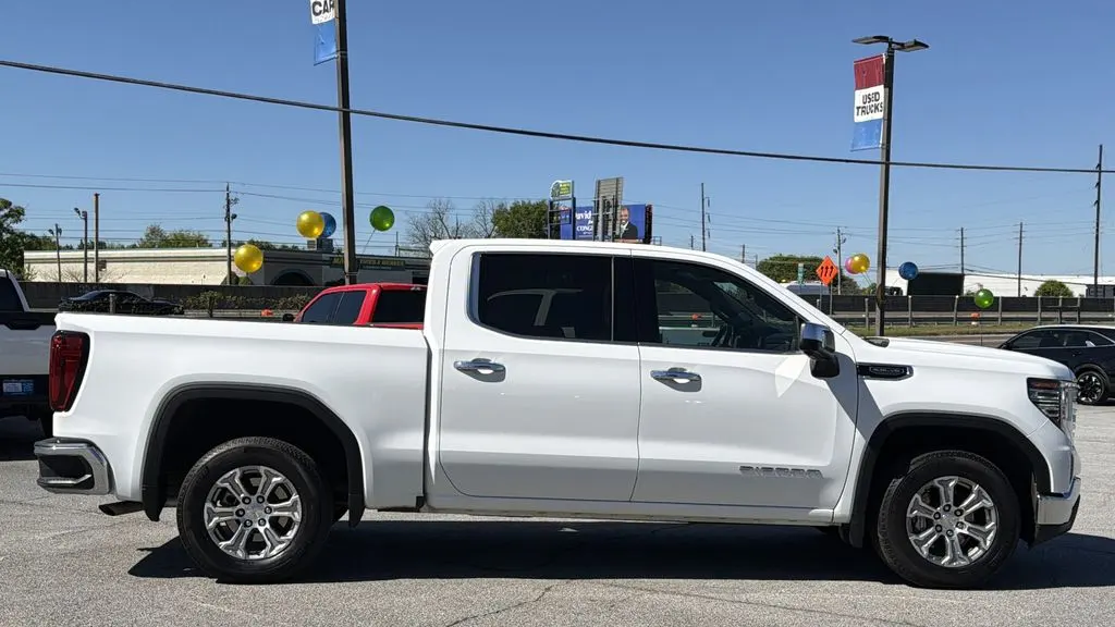 2025 GMC Sierra 1500 SLT