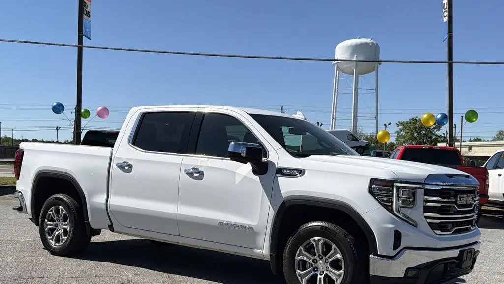 2025 GMC Sierra 1500 SLT