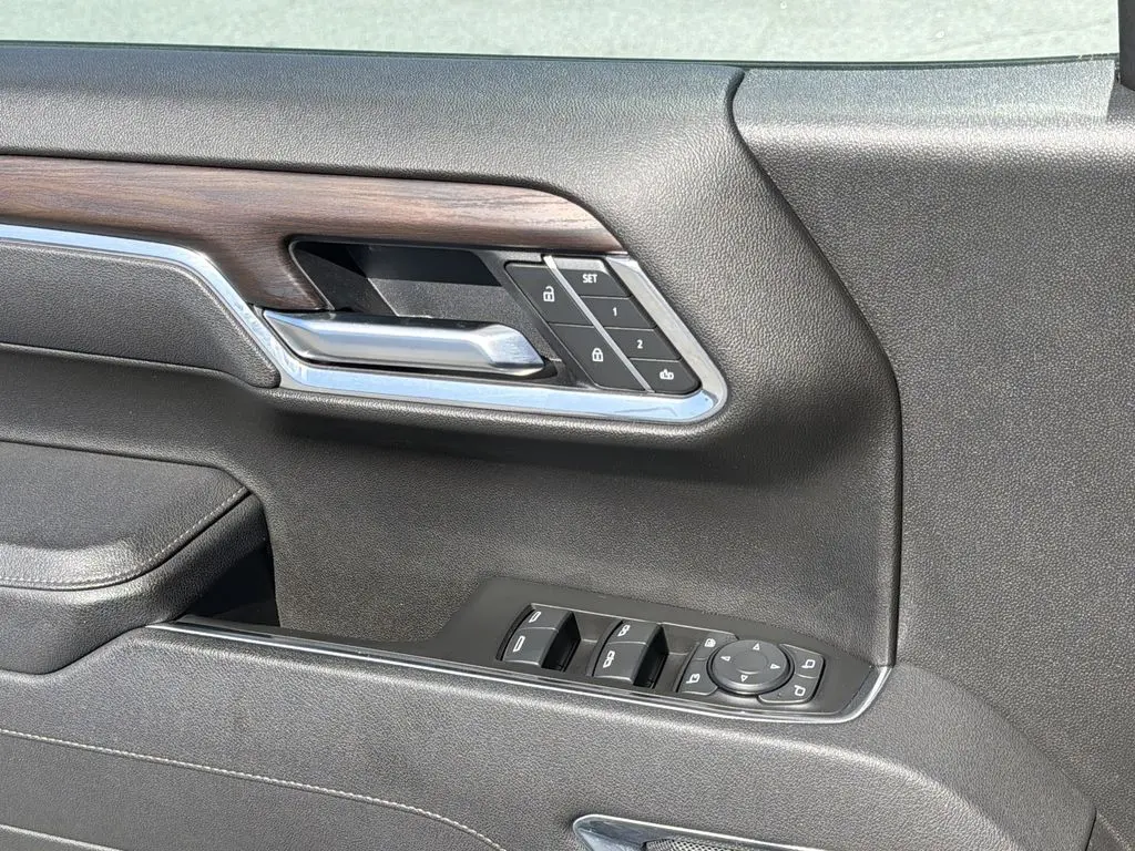 2025 GMC Sierra - $40,599