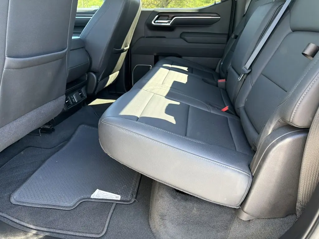 2025 GMC Sierra - $40,599