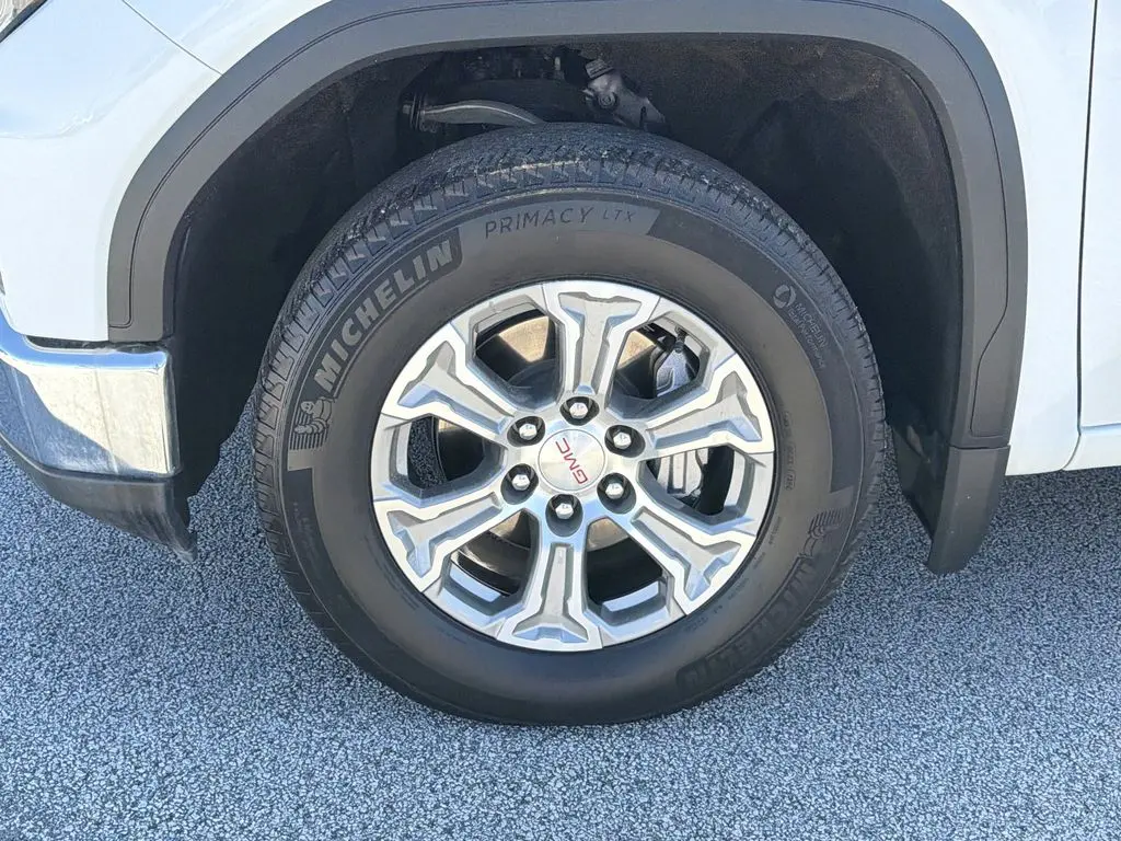 2025 GMC Sierra - $40,599