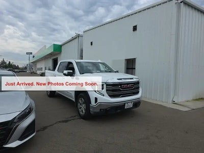 2024 GMC Sierra 1500 4X2 SLT 4DR Crew Cab 5.8 FT. SB