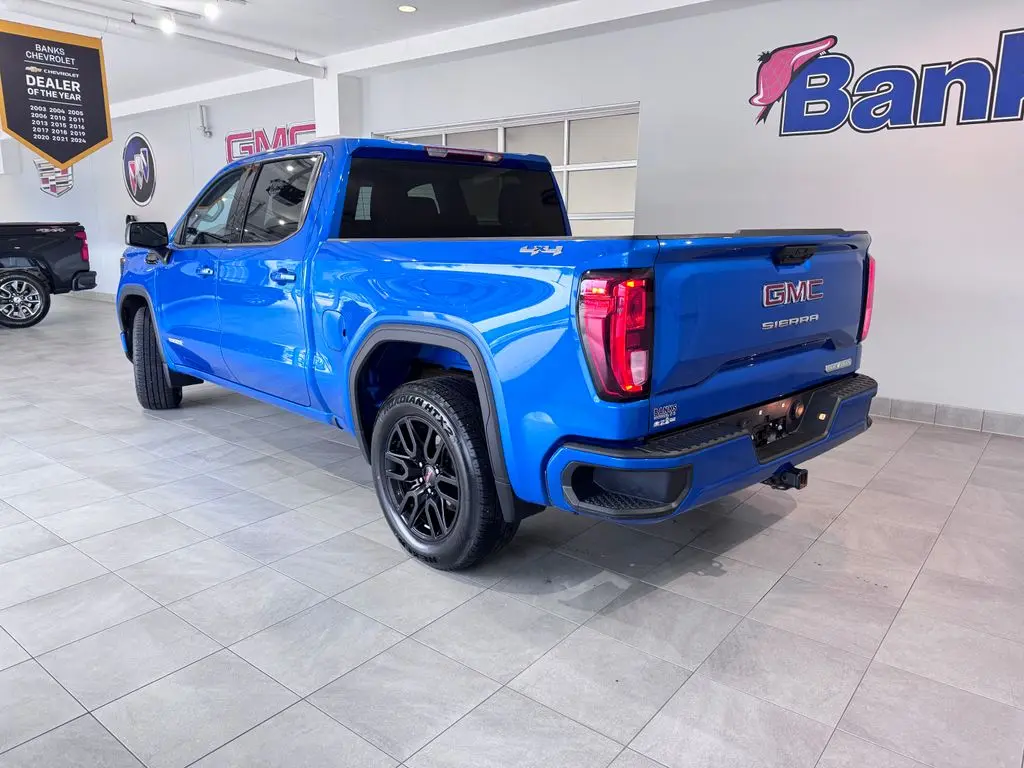 2023 GMC Sierra - $30,487