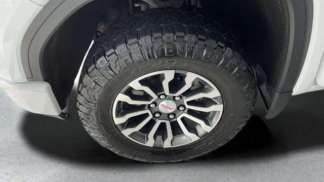 2022 GMC Sierra 1500 Limited AT4