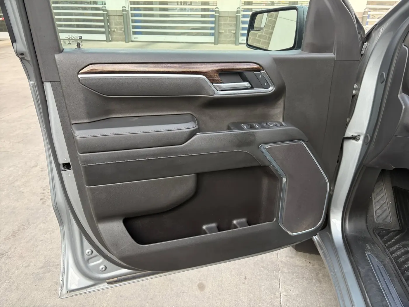 2025 GMC Sierra - $42,599