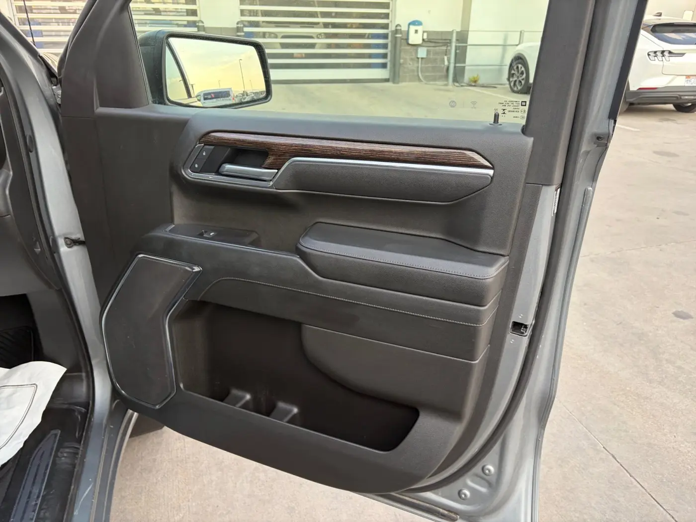 2025 GMC Sierra - $42,599