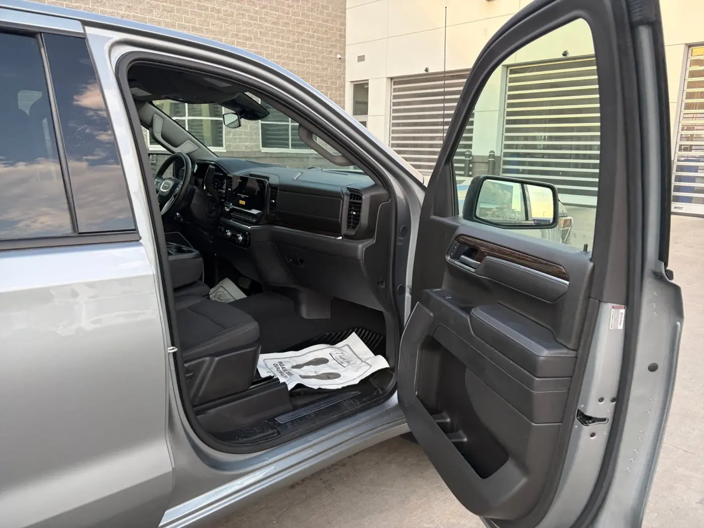 2025 GMC Sierra - $42,599