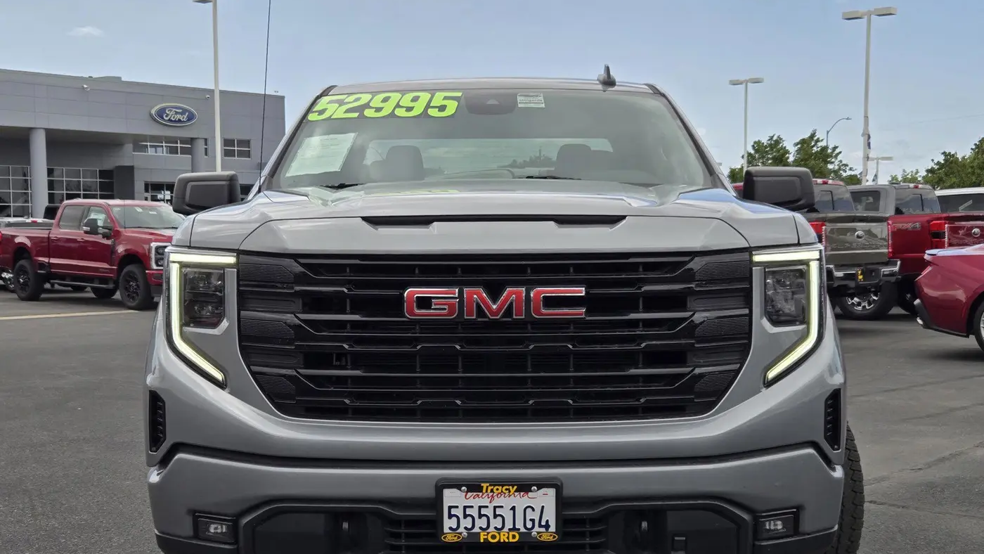 2025 GMC Sierra 1500 Elevation