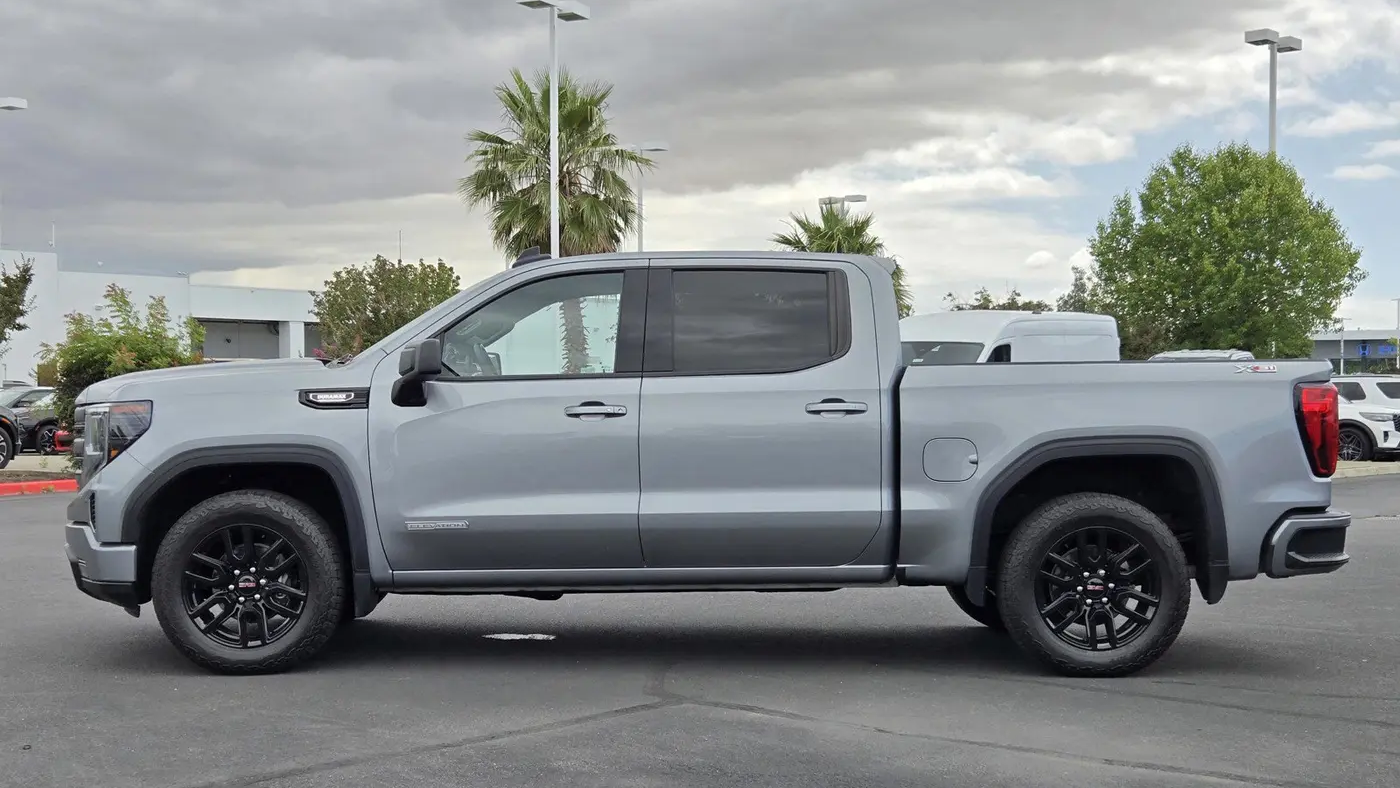 2025 GMC Sierra 1500 Elevation