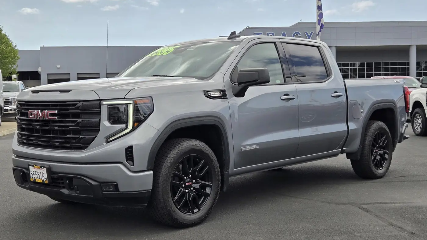 2025 GMC Sierra 1500 Elevation