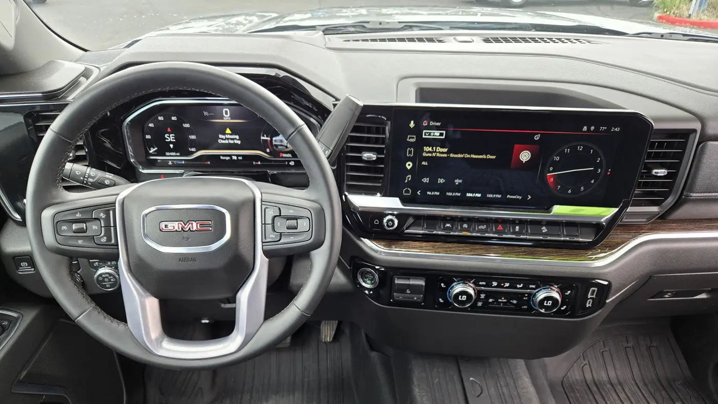 2025 GMC Sierra 1500 Elevation