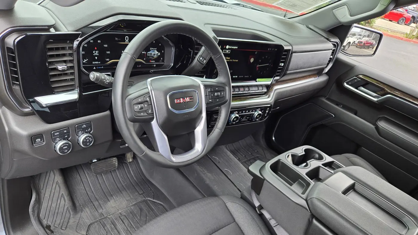 2025 GMC Sierra 1500 Elevation