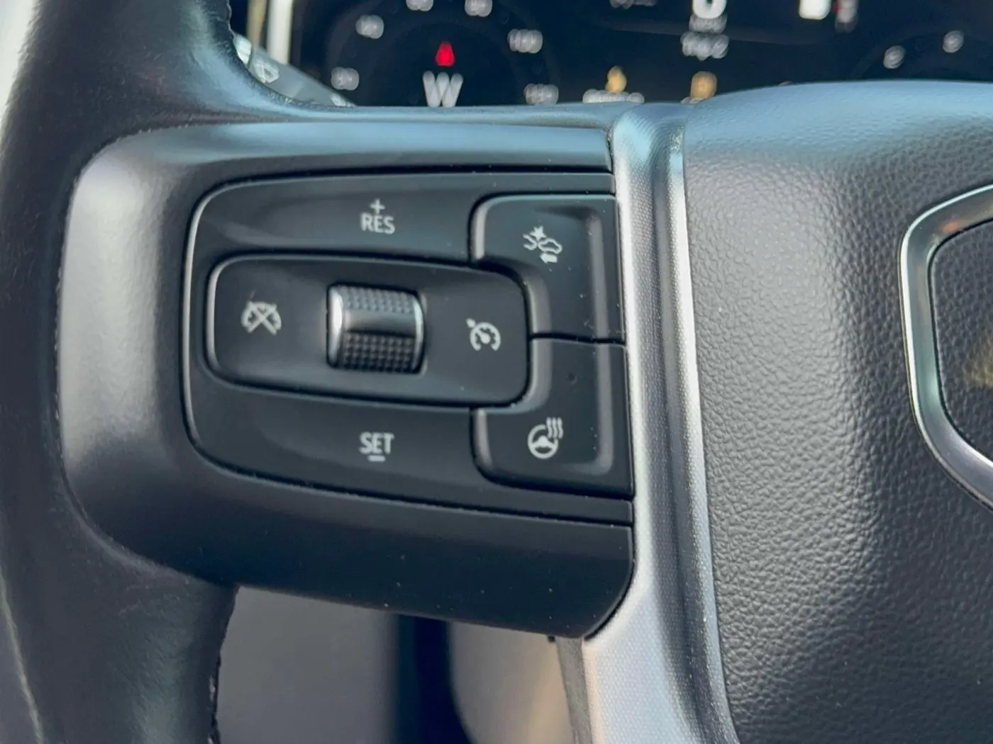 2022 GMC Sierra - $37,990