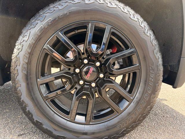 2023 GMC Sierra - $42,998