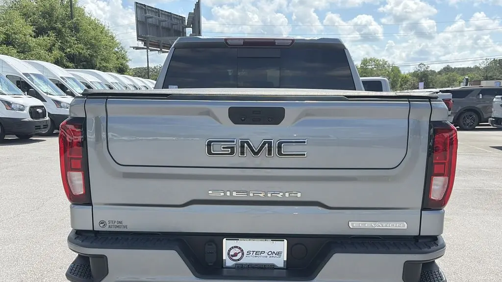 2024 GMC Sierra 1500 Elevation