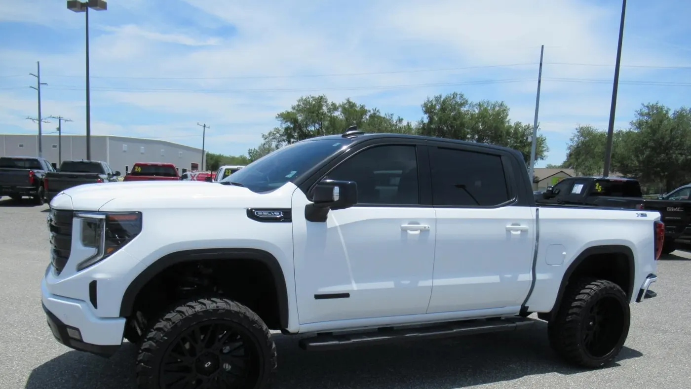 2024 GMC Sierra 1500 Elevation