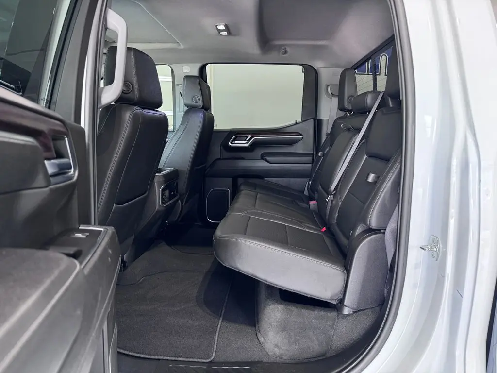 2023 GMC Sierra - $43,487