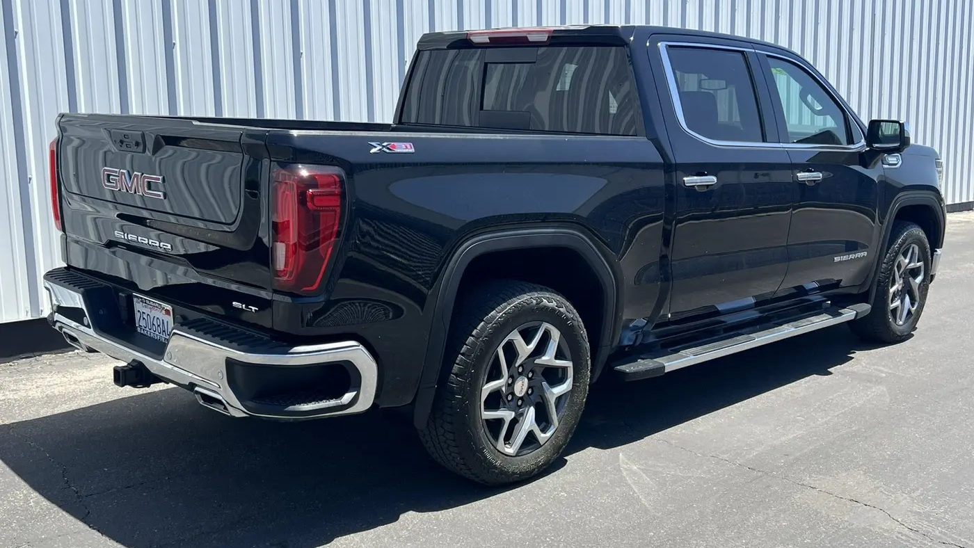 2024 GMC Sierra 1500 SLT
