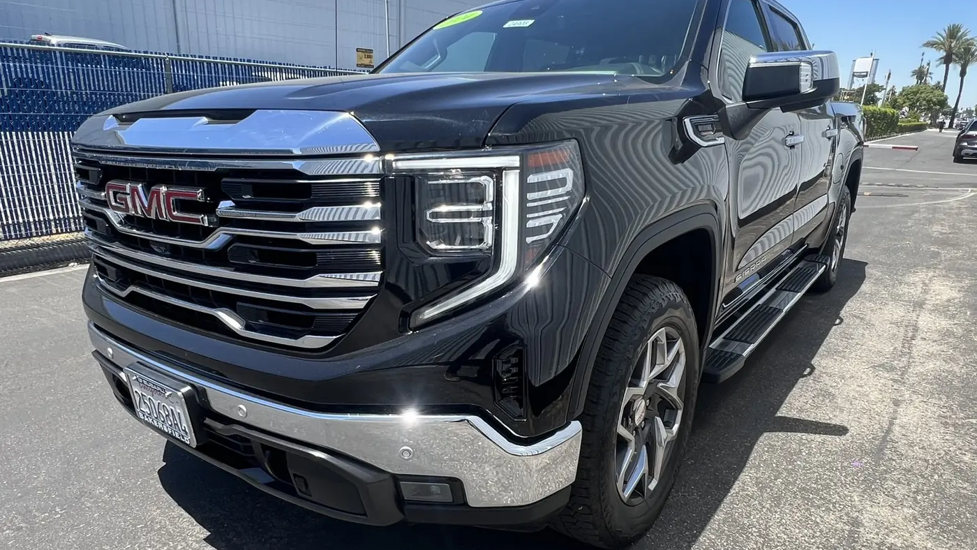 2024 GMC Sierra 1500 SLT