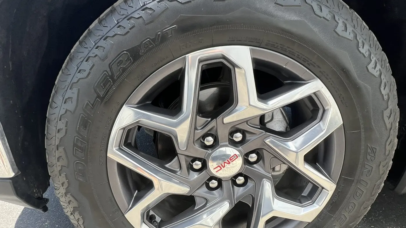 2024 GMC Sierra 1500 SLT