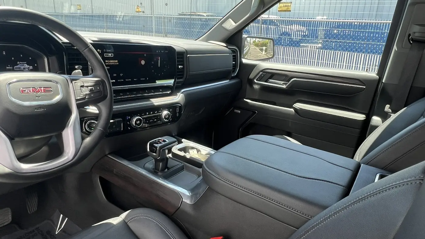 2024 GMC Sierra 1500 SLT