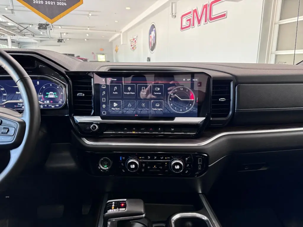 2023 GMC Sierra - $43,987