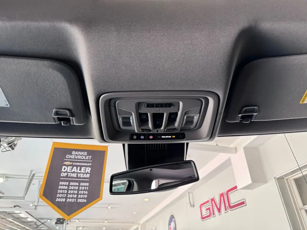 2023 GMC Sierra - $43,987