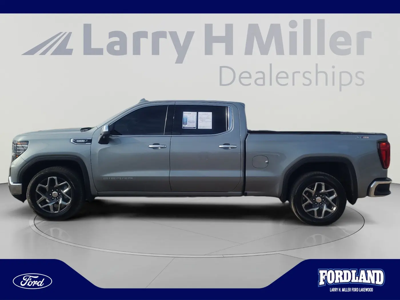 2023 GMC Sierra 1500 SLT — photo 1 of 12