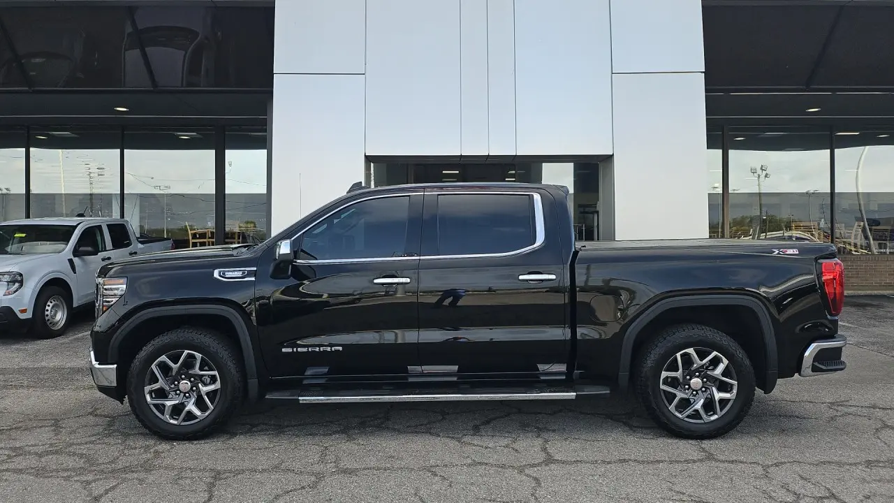 2024 GMC Sierra 1500 SLT