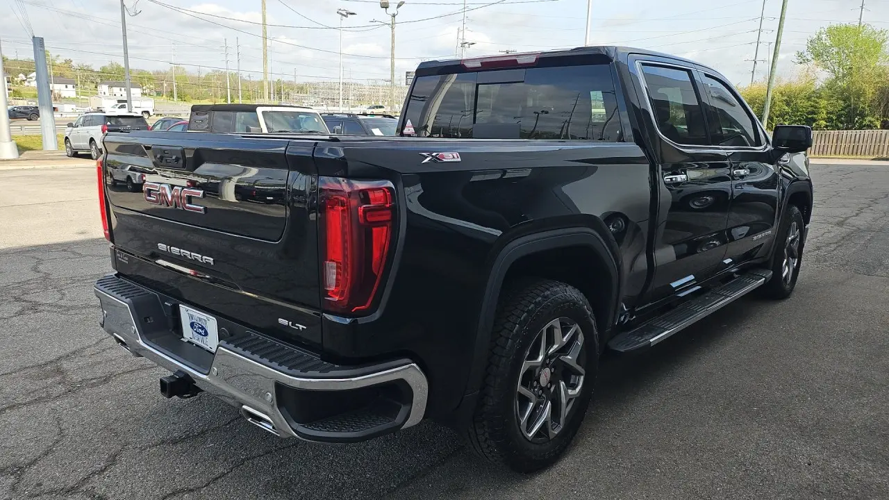 2024 GMC Sierra 1500 SLT
