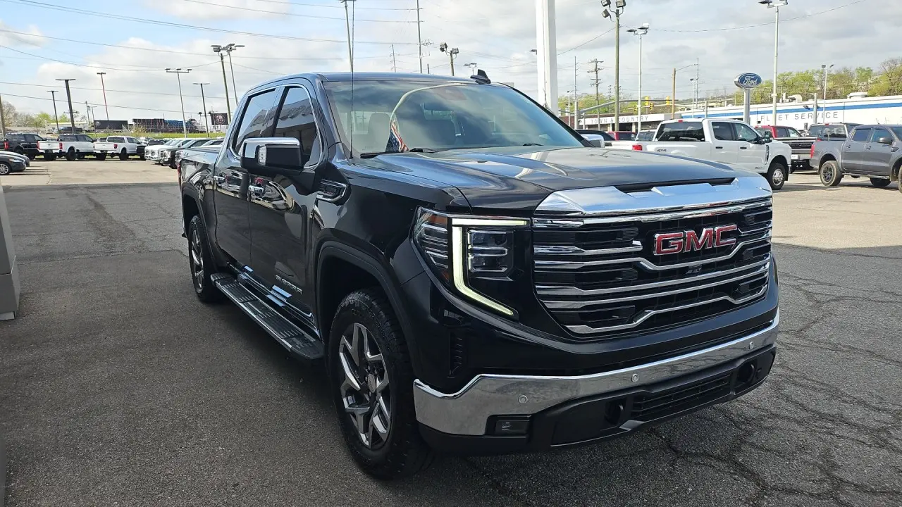 2024 GMC Sierra 1500 SLT