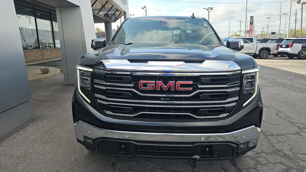 2024 GMC Sierra 1500 SLT