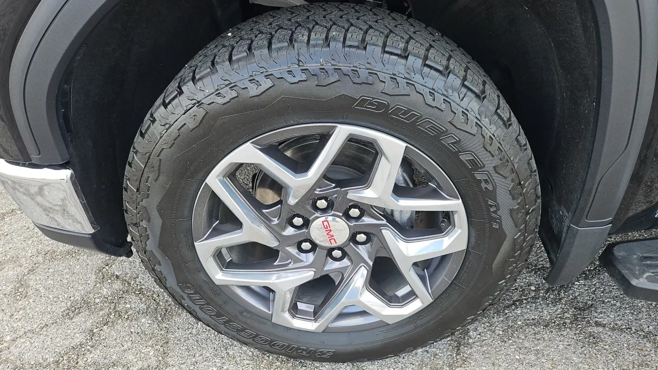 2024 GMC Sierra 1500 SLT