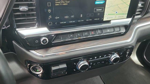 2025 GMC Sierra 1500 SLT