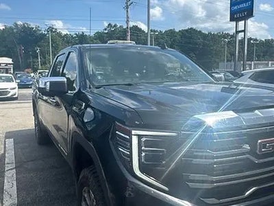 2023 GMC Sierra 1500 4X4 SLT 4DR Crew Cab 5.8 FT. SB