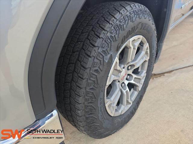 2025 GMC Sierra - $41,000
