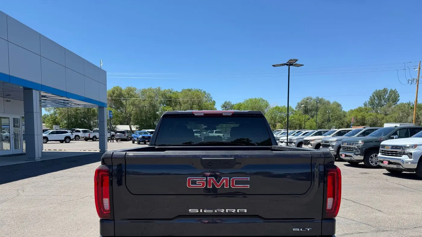 2025 GMC Sierra 1500 SLT