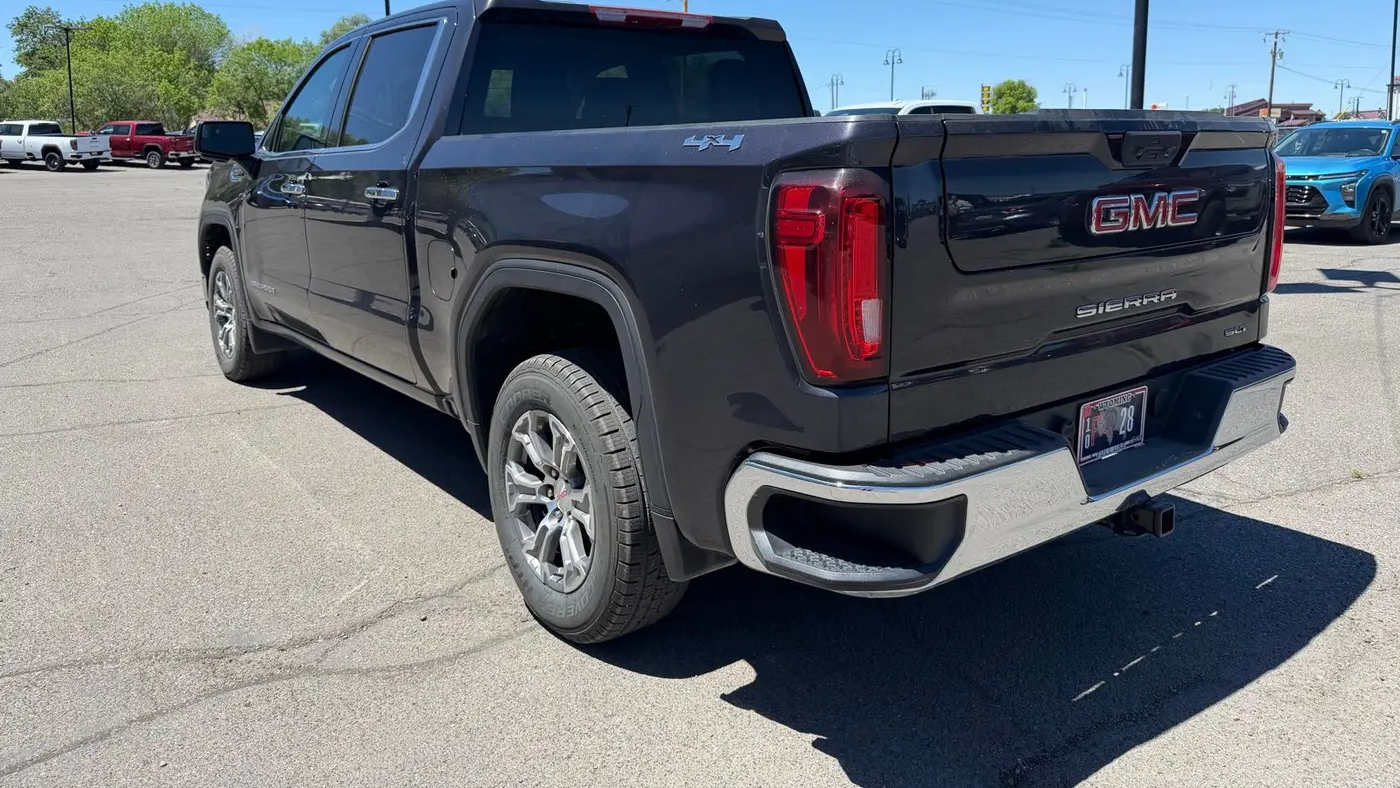 2025 GMC Sierra 1500 SLT