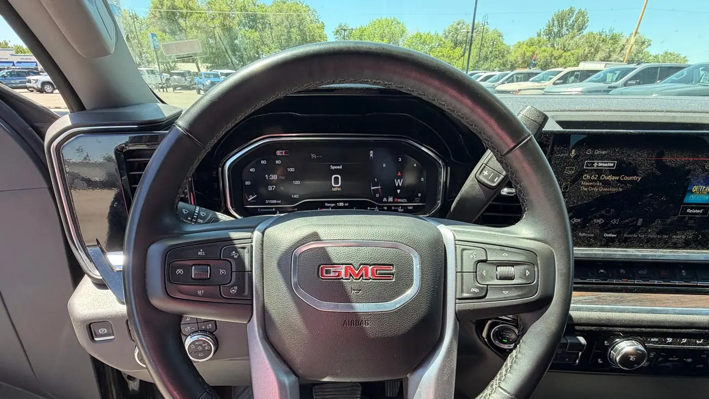 2025 GMC Sierra 1500 SLT