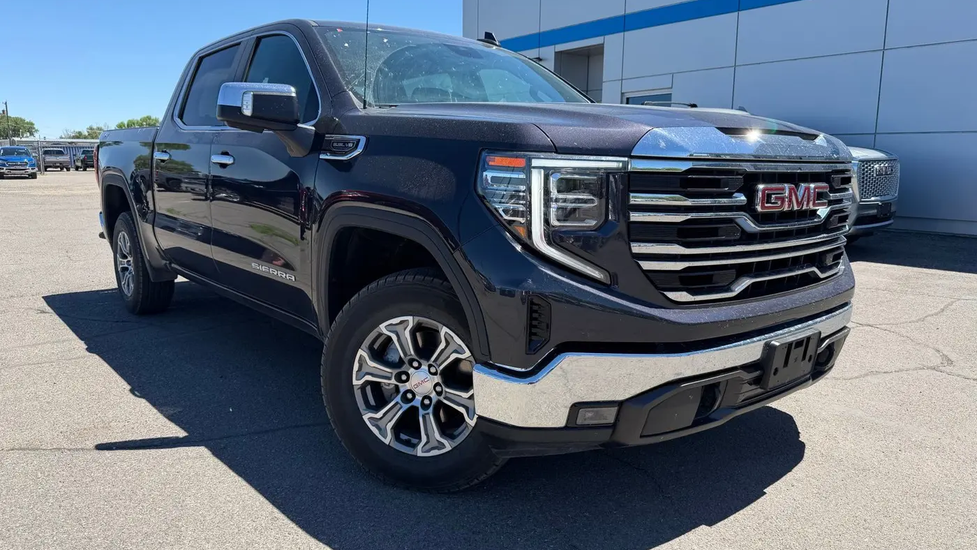 2025 GMC Sierra 1500 SLT