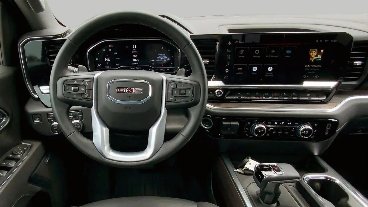 2025 GMC Sierra 1500 SLT