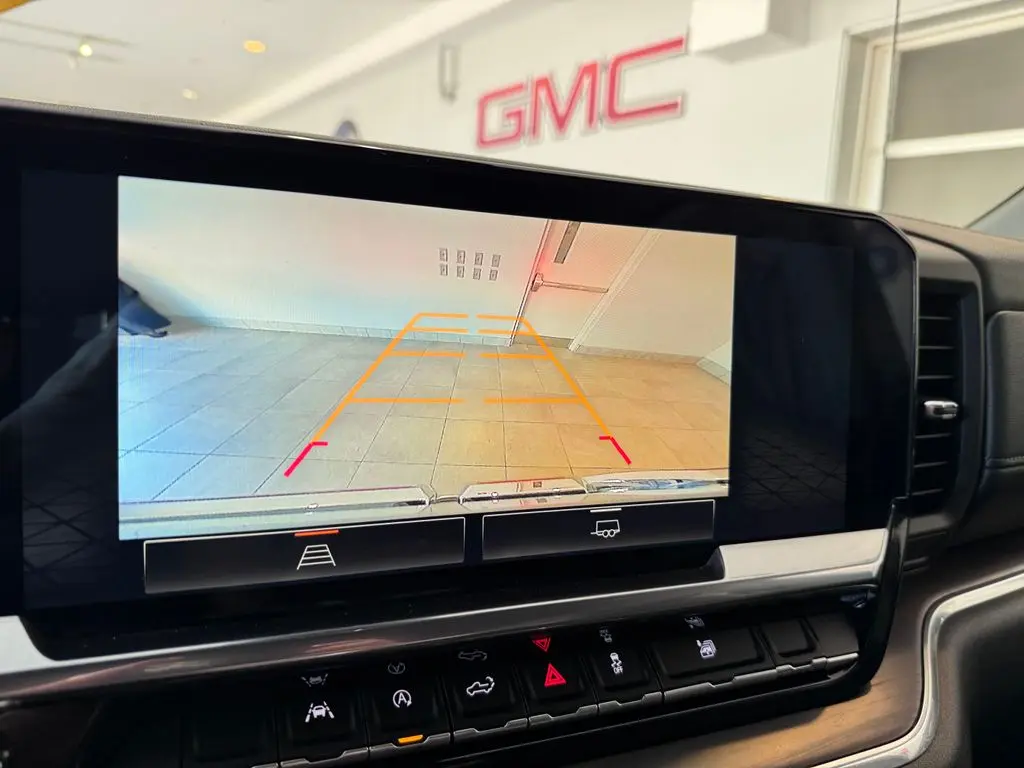 2023 GMC Sierra - $43,987