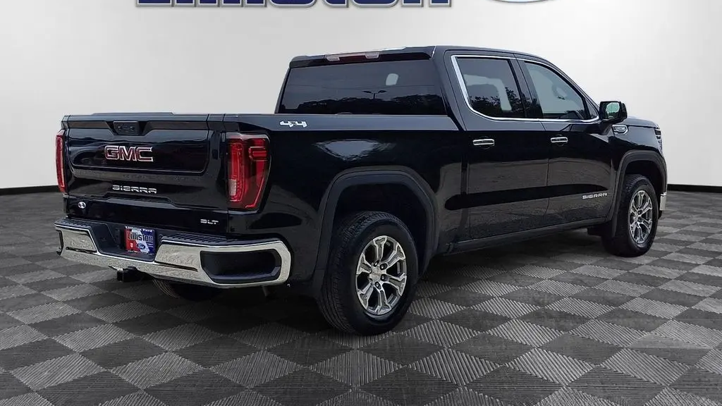 2025 GMC Sierra 1500 SLT
