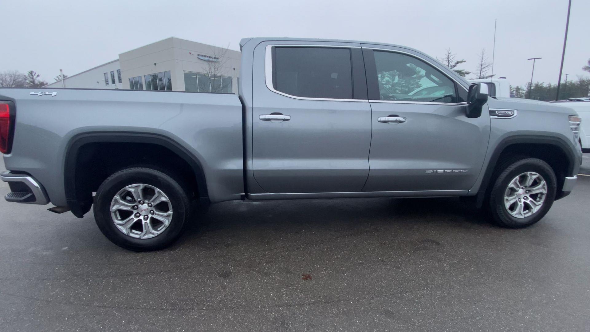 2025 GMC Sierra 1500 SLT