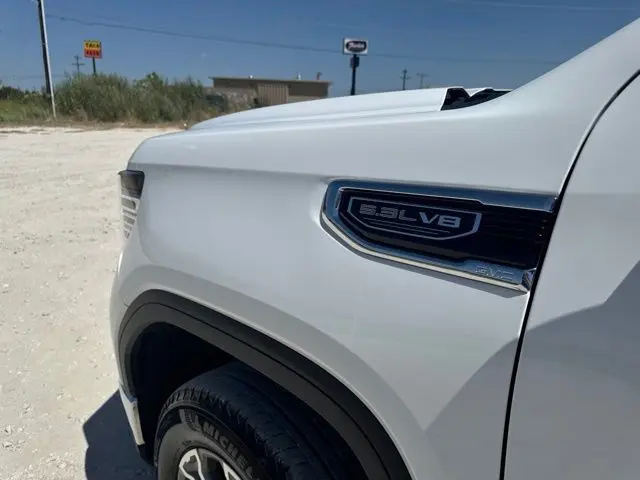 2025 GMC Sierra - $39,000