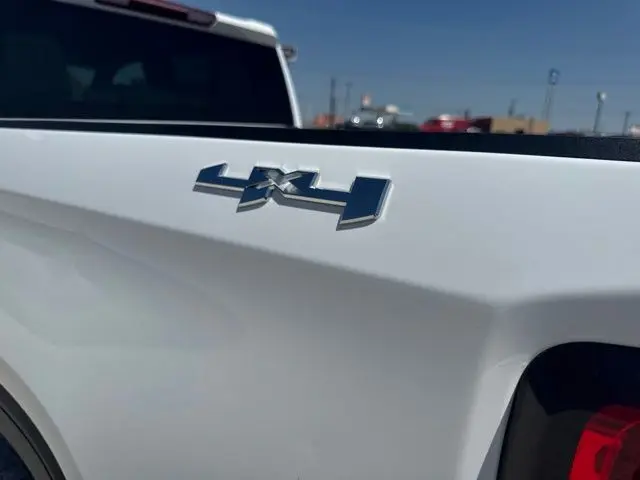 2025 GMC Sierra - $39,000